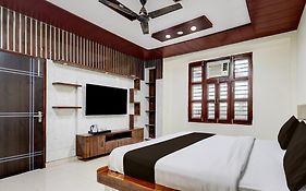 Super Townhouse Sheesh Mahal Farrukh Nagar